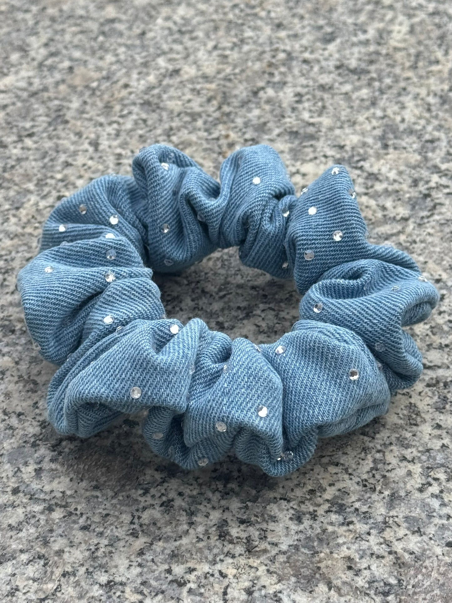 Hårstrikk - Scrunchie - demin med Rhinestone