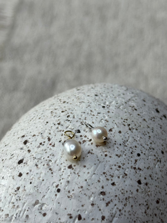 Perle Charm 925 i Gull og Sølv – Tidløs eleganse