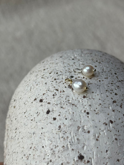Perle Charm 925 i Gull og Sølv – Tidløs eleganse